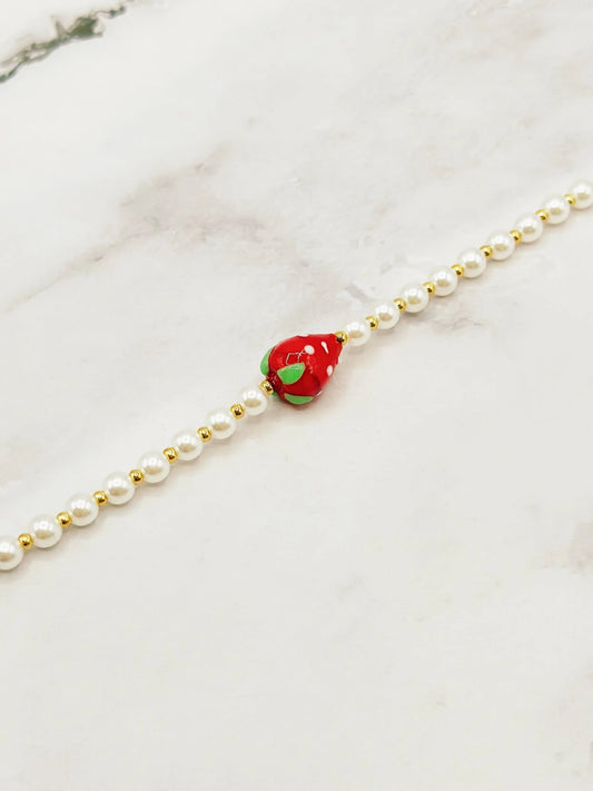 Un bracelet fraise Cyrielle